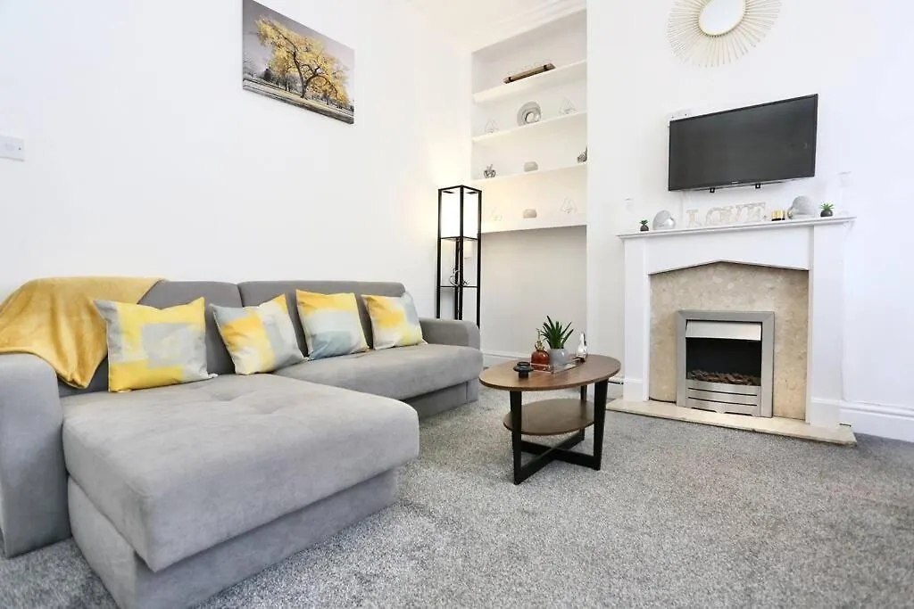 Modern Blackpool Home - Central Location With Parking United Kingdom