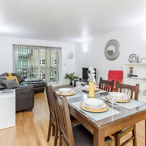 https://sleek-apartment-on-doorstep-of-excel-02.cambridgehotelsuk.com