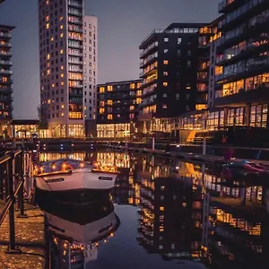 https://deluxe-city-apt-river-canal-view-free-parking.yorkshirehotels.net