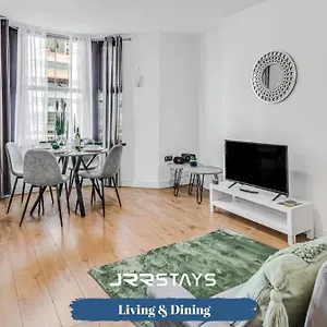 https://jrr-stays-2-bed-apt-principality-stadium.cardiffhotelswales.com