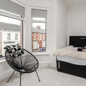 3 Bed House Apartment