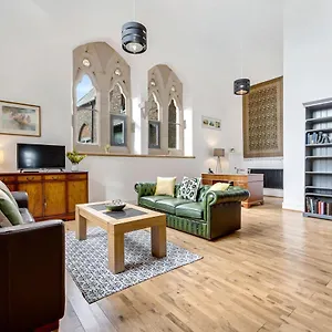 Host & - Belvidere Church Apartment