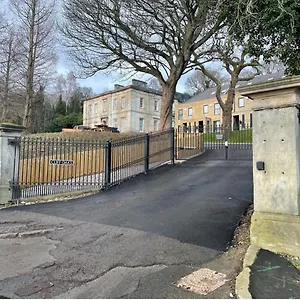 https://bv-comfy-spacious-3-bedroom-townhouse-at-one-cliff-oak.yorkshirehotels.net